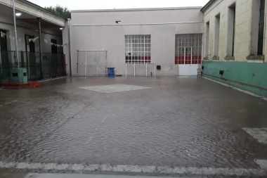 SUTEBA denunció que se sigue lloviendo en el interior de la Escuela N° 1