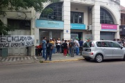 Los trabajadores del relleno se manifiestan frente al municipio