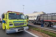 Espectacular accidente entre camiones en ruta 7