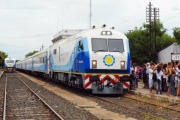 Viajar en tren a Buenos Aires cuesta casi lo mismo que hacerlo en un auto con GNC