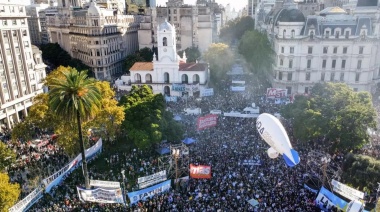 Cientos de miles de personas se movilizaron en defensa de la universidad pública