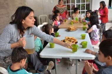 Cae la cantidad de beneficiarios de planes alimentarios y aumentan los comedores