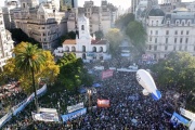 Cientos de miles de personas se movilizaron en defensa de la universidad pública