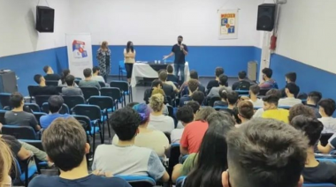 Sin respeto a nada: Fiorini dio una charla política en el Colegio Industrial