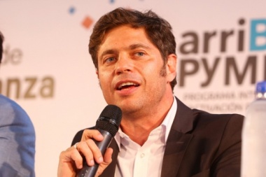 Kicillof otorgará por decreto $ 4.000 en dos tramos a estatales y médicos