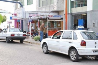 Queja de taxistas por el canon que le cobra el municipio cada dos meses