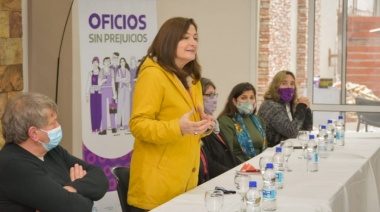 Intensa agenda de la ministra de Mujeres en diferentes distritos