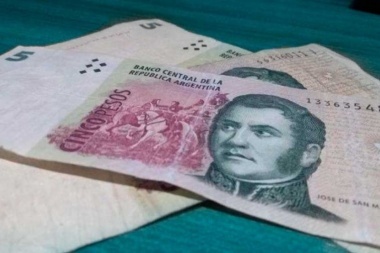 Postergan un mes la salida de circulación del billete de 5 pesos