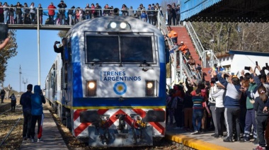 Después de 30 años llegó el tren de pasajeros a Justo Daract