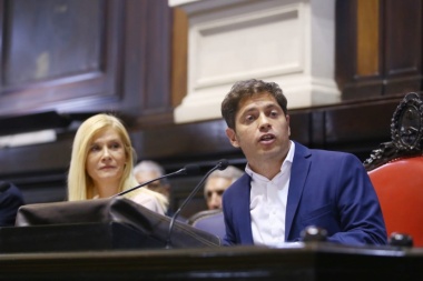 Sin anuncios y contra la pesada herencia: el discurso de Kicillof