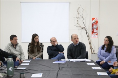 Jóvenes del programa de becas “Poder Estudiar” se reunieron con Avelino y Pablo Zurro