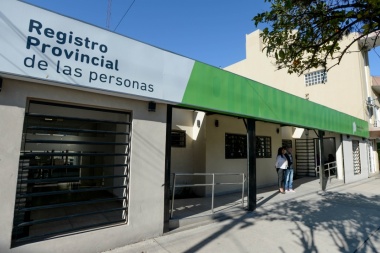 Atención mínima y casamientos “a puertas cerradas” en el Registro de las Personas