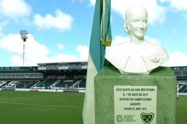 Sarmiento celebró el primer año de la vuelta del busto de Eva Perón al estadio