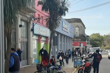 Incomunicados hasta el hartazgo