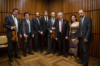 Los 80 años de Roberto Alvarez  en casa y en cuarentena