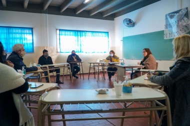 La Jefa Regional de la Diegep se reunió con representantes legales de escuelas