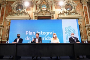 Policía: Kicillof anunció un salario inicial de $44.000