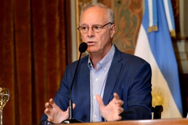 Gollan pidió a intendentes del interior que tomen medidas para bajar los casos de coronavirus