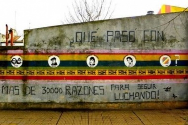 Derribaron una pared que tenía un mural por los desaparecidos en democracia