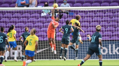 Argentina perdió en el debut