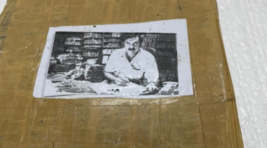 Transportaban doce ladrillos de marihuana con la foto de Pablo Escobar