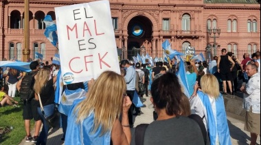Marchas opositoras en todo el país contra el escándalo del "vacunatorio VIP"