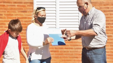 Pablo Zurro entregó las primeras viviendas pertenecientes al Círculo Cerrado Municipal Nº7