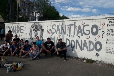 Mural en Junín para reclamar por la aparición con vida de Santiago Maldonado