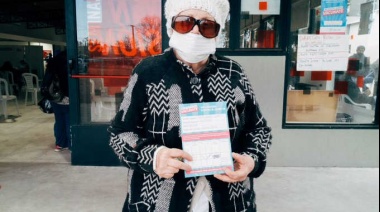 Luisa, una juninense de 79 años, la primera persona en vacunarse sin turno