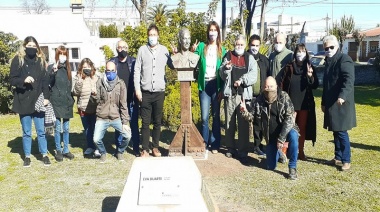 Restituyen el busto de Eva Perón en el exHospital Ferroviario