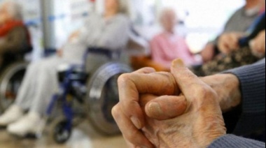 Salud habilitó las salidas y reuniones sociales en geriátricos