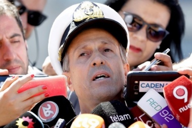 "La esperanza no la perdemos, pero entramos en una etapa crítica", admite la Armada
