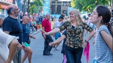 Una multitud en los festejos por el aniversario de la ciudad