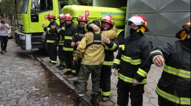 Emotivo recibimiento a los bomberos juninenses que estuvieron en Corrientes