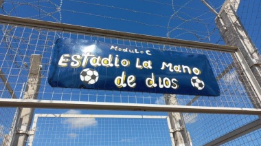 Una cárcel inauguró una cancha en homenaje a Diego Maradona