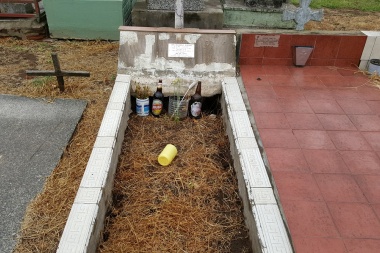 Documento fotográfico: el  Cementerio del Oeste sufre un  alarmante estado de abandono