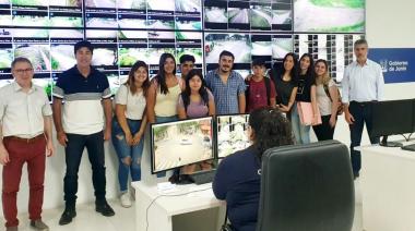 Alumnos de la Secundaria 11 visitaron el Centro de Monitoreo  Municipal