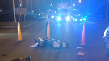 Un camión chocó a una moto