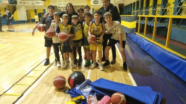 Clara Bozzano, junto a los clubes de Junín