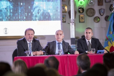 Costa: "Debemos avanzar en  legislación que contemple la  ciberseguridad"