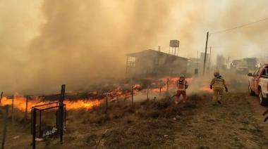 Incendios en Córdoba: el fuego destruyó cabañas en Calamuchita y hubo familias evacuadas