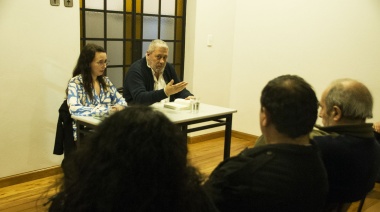 Se presentó “Del vapor al diésel”, un  libro sobre memorias de ferroviarios