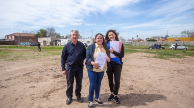 Se les adjudicó su terreno a los empleados municipales beneficiarios