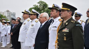 La tripulación de la fragata ARA “Libertad” rindió homenaje al almirante Brown en Perú
