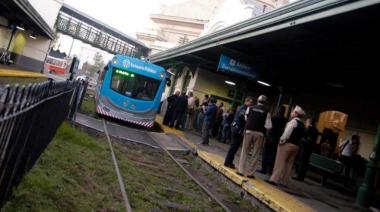 El tren de cercanía toca bocina