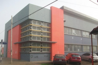 Con el foco en la  escuela pública: hoy,  E.E.S Nº 12 “Héroes  de Malvinas”