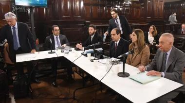Absolvieron al ex director médico de la clínica y a una instrumentadora