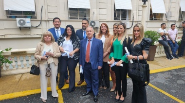 Divididos y a las piñas: Libertarios enfrentados en la Legislatura y en las redes