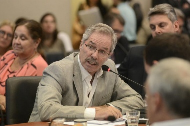 Felipe Solá aspira a ser candidato y coincide con políticas económicas de CFK