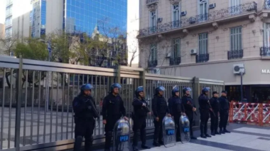 Javier Milei ordenó cerrar 4 embajadas por el alerta de seguridad
